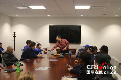 【新春走基層】“去中國，看看他們?cè)趺醋龅摹薄Ｒ瘓F(tuán)美國工人的中國春節(jié)之旅